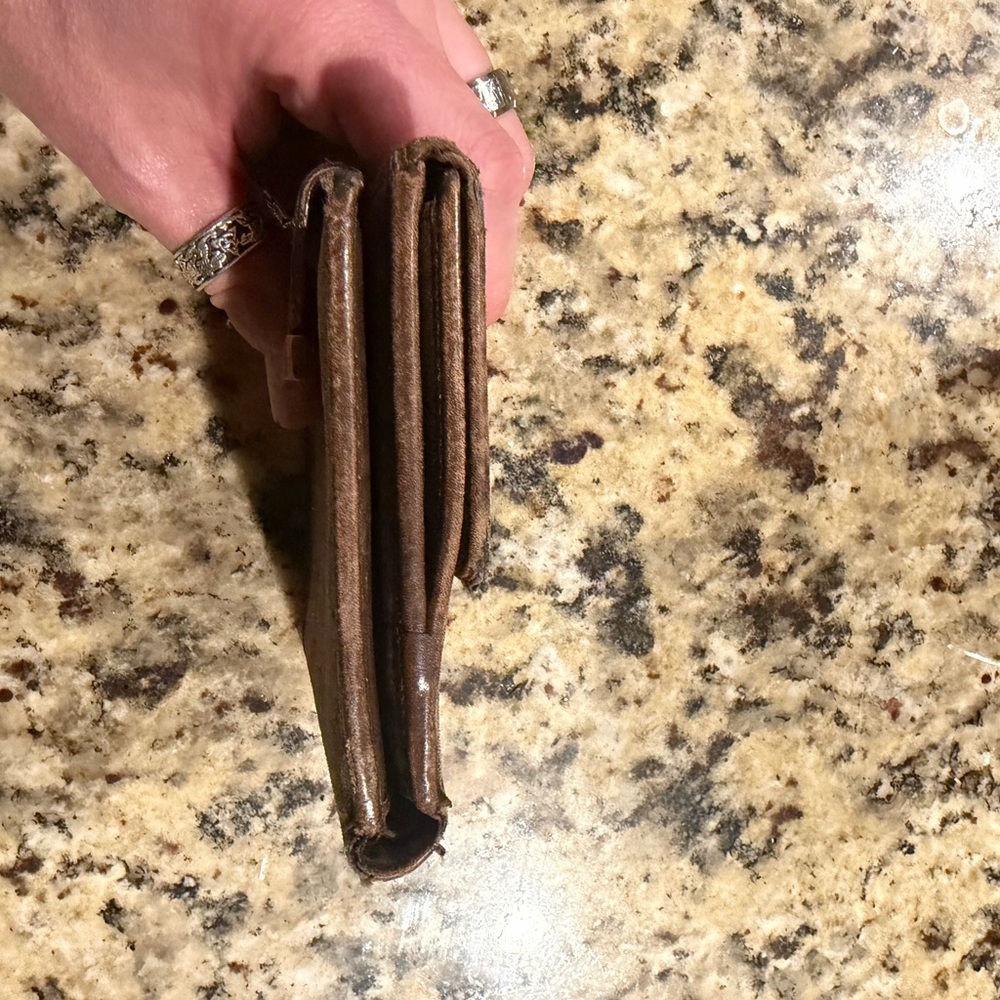Gucci Brown Monogram Key & Card Holder - Picture 6 of 7